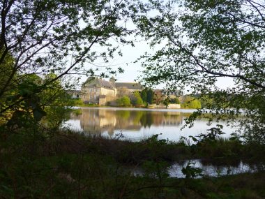 Abbaye de Paimpont et étang de l'abbaye de Paimpont @Richard Say