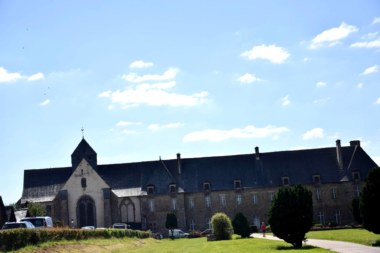 abbaye de Paimpont esplanade