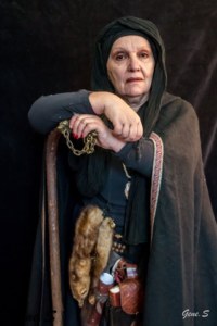 Damenora, conteuse en Brocéliande