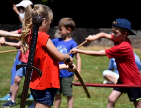 atelier combat. groupes enfants