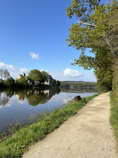 Etang de Paimpont au printemps